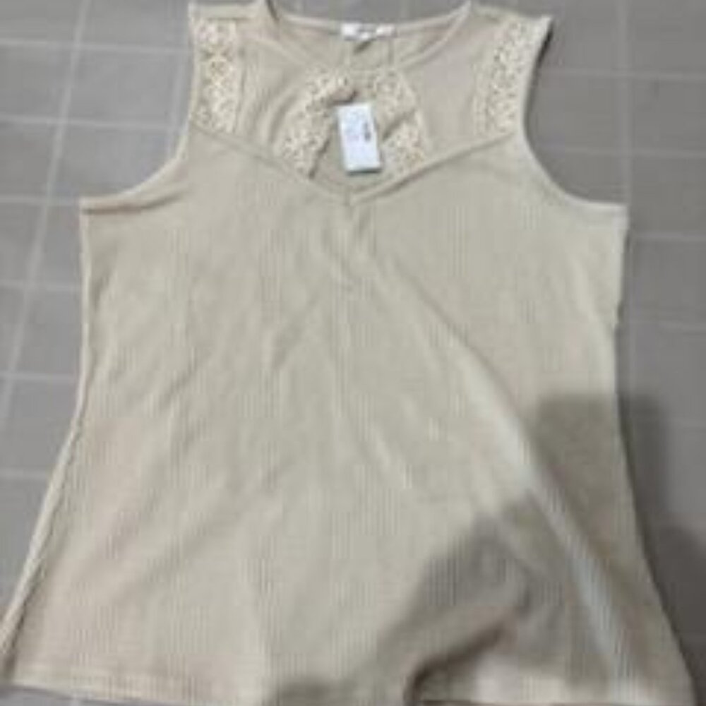 Maurices Tank New with tag size Large